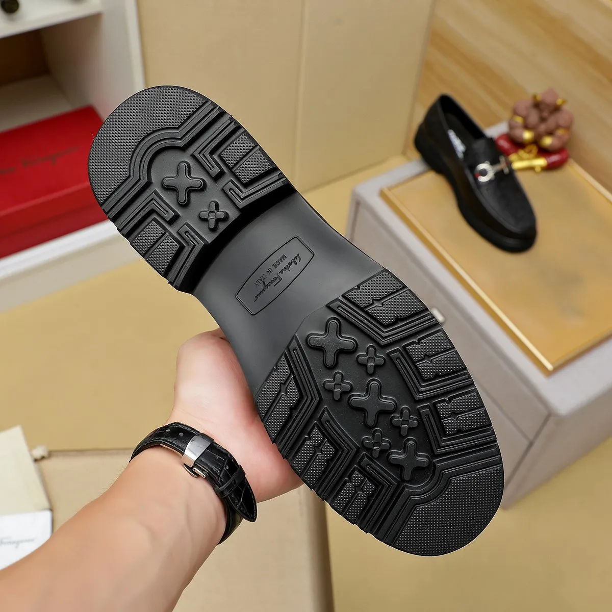 Men's shoes 💰500 Ferragamo [Ferragamo] top imported suit men's shoes 💯Original copy of the official website, product materials: selected imported embossed calfskin + luxury hardware buckle accessories ~ imported water-dyed cow 🐂 leather lining. Strong three-dimensional visual effect, original combination outsole, multiple colors available😘 Size: 38-44 (.45.46. Customized)